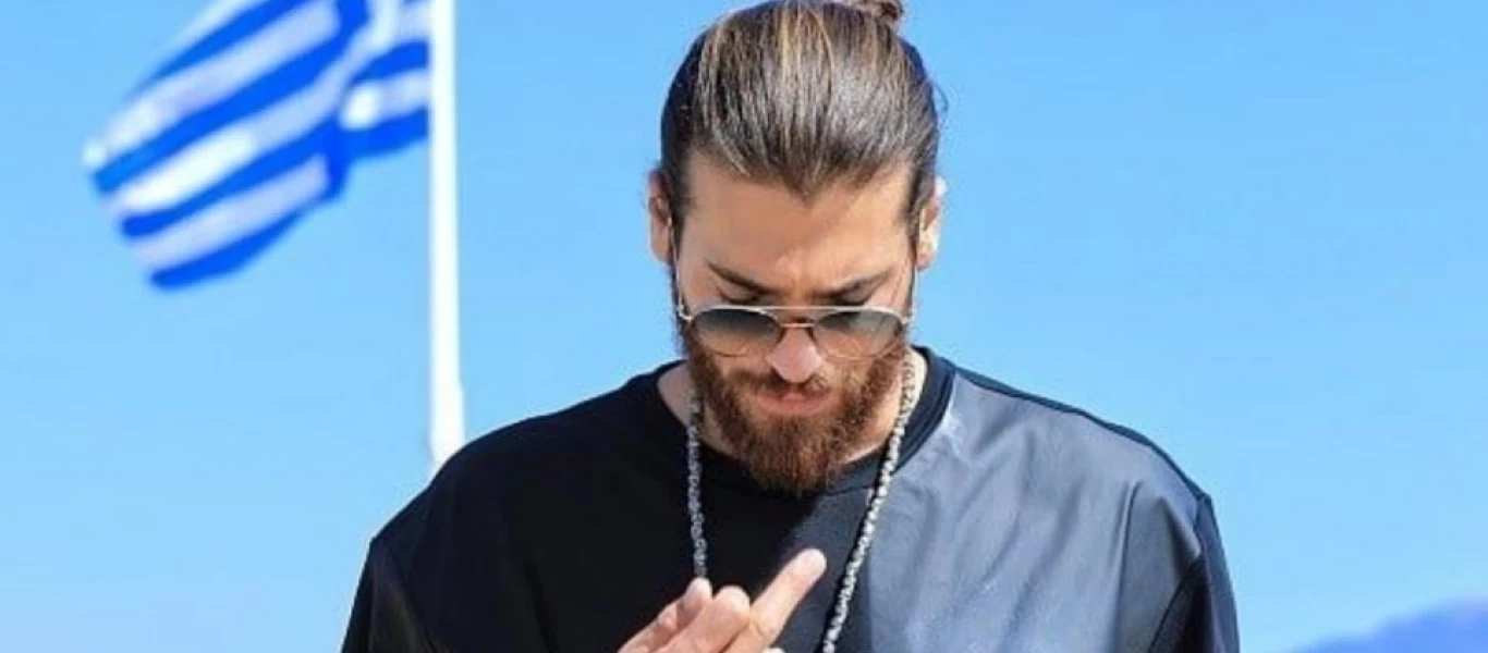Τούρκος ηθοποιός για την κίνησή του στην Ακρόπολη: «Δεν έκανα κάποια άσεμνη χειρονομία - Τα γυαλιά μου έφτιαχνα»